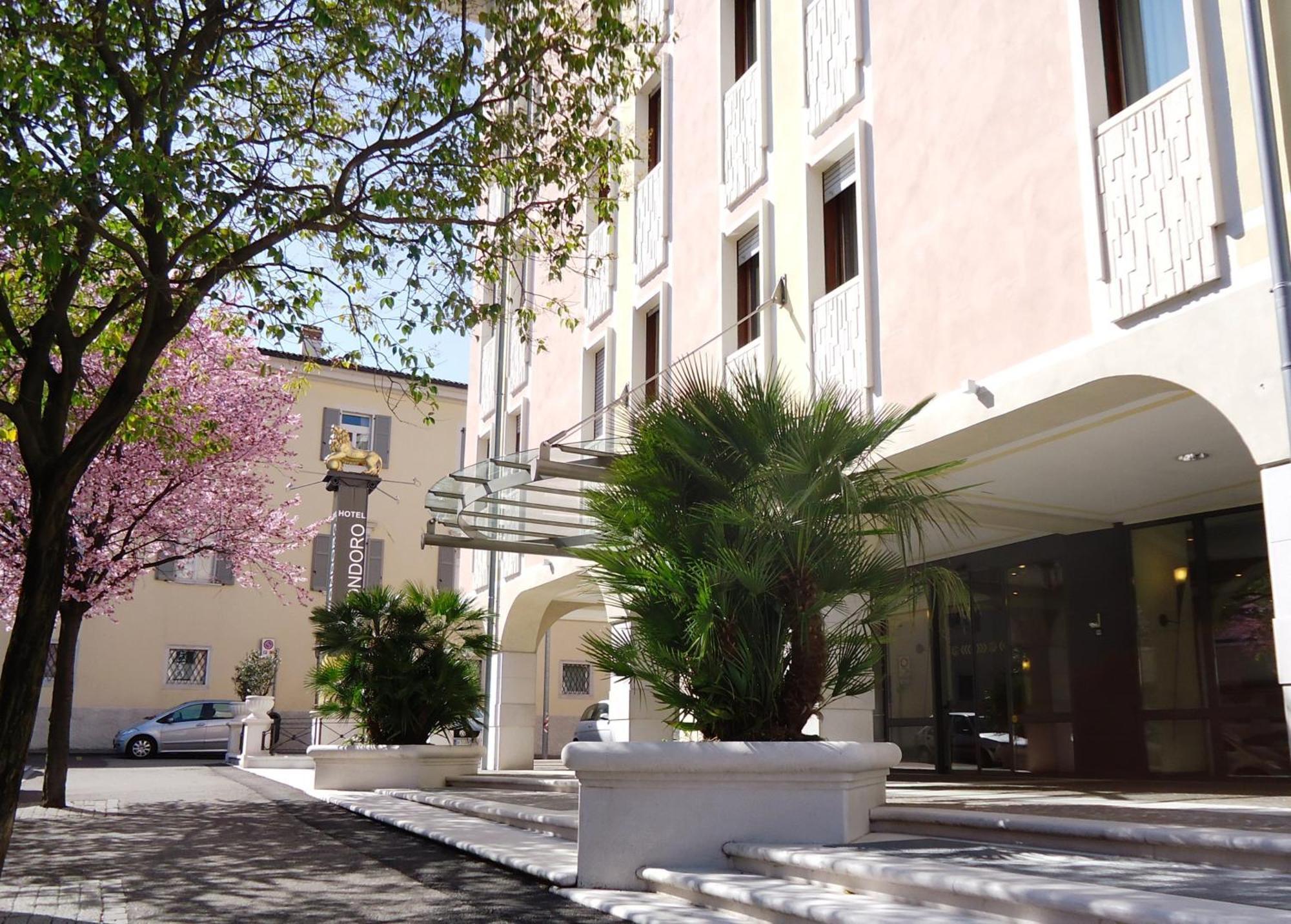 Hotel Leon D'Oro Rovereto  Luaran gambar